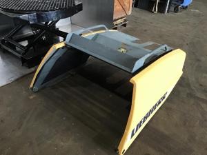 Liebherr Capó del motor